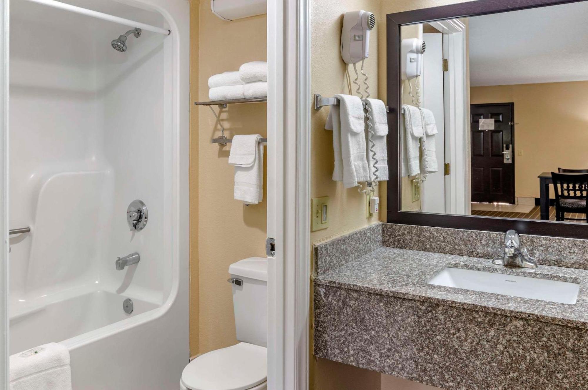 Quality Inn Hillsville Exterior photo